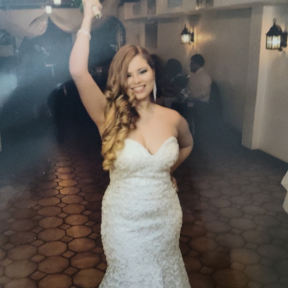 Elegant White Lace Wedding Dress